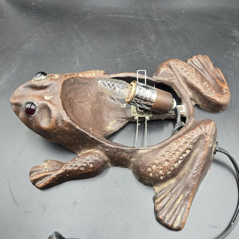 VTG Brass & Stained Glass Frog Toad Lamp Glass Jeweled Shell Night Light MCM EUC